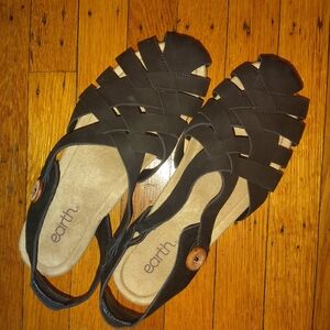 Earth Women's Black Strappy Sandals